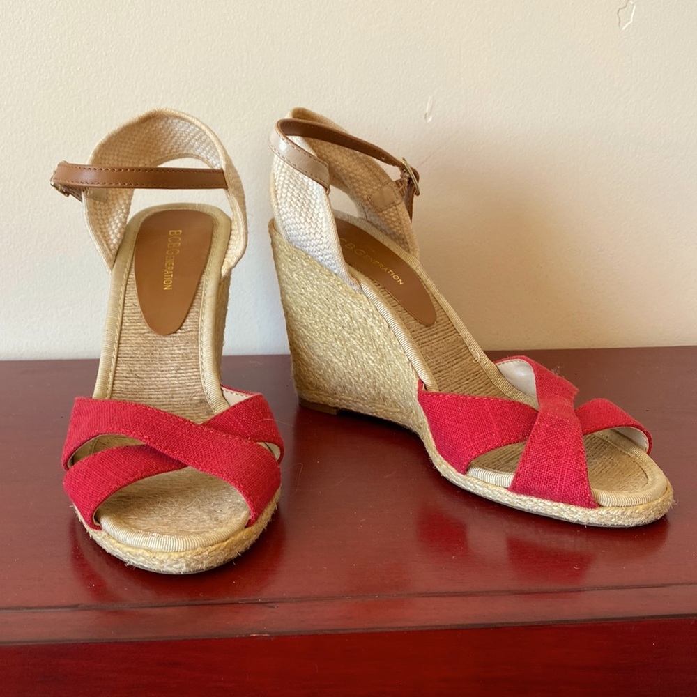 BCBGeneration Red/Tan fabric sandals. 4” jute heel. Great used condition. 7.5M.